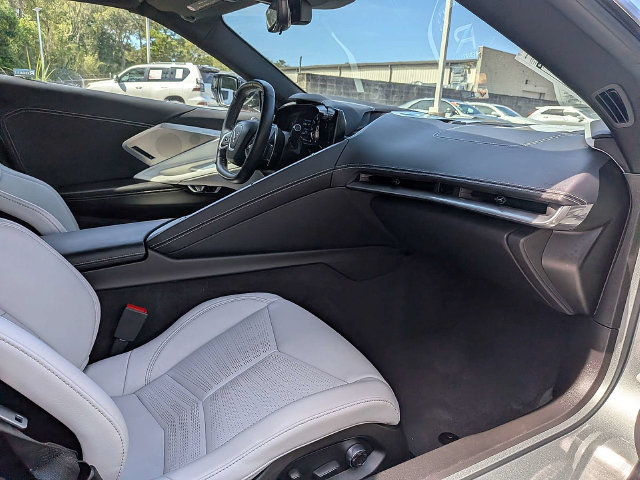 Used 2022 Chevrolet Corvette Stingray Preferred Cpe w/ Z51 Performance Package RWD image 15