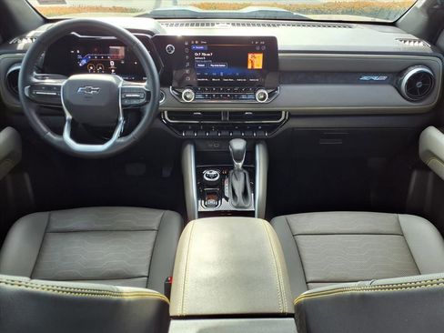 Used 2024 Chevrolet Colorado ZR2 w/ ZR2 Convenience Package III image 9