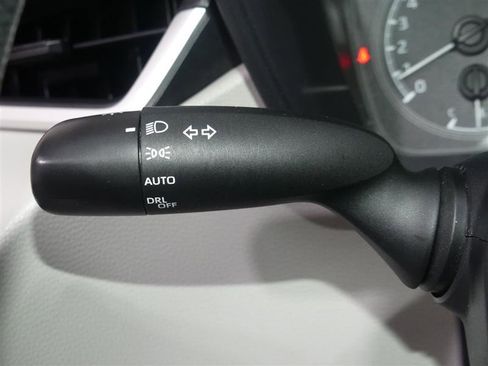 Used 2022 Toyota Corolla LE image 33