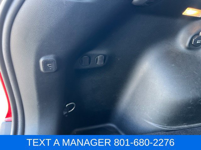 Used 2019 Jeep Cherokee Trailhawk AWD/4WD image 32