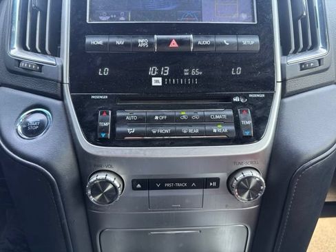 Used 2018 Toyota Land Cruiser w/ Preferred Accessory Package AWD/4WD image 22