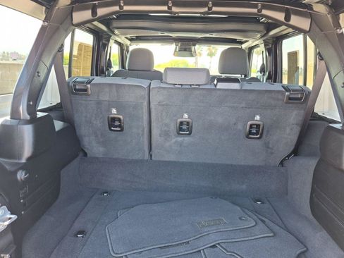 Certified 2025 Jeep Wrangler Unlimited Sahara w/ Safety Group AWD/4WD image 8