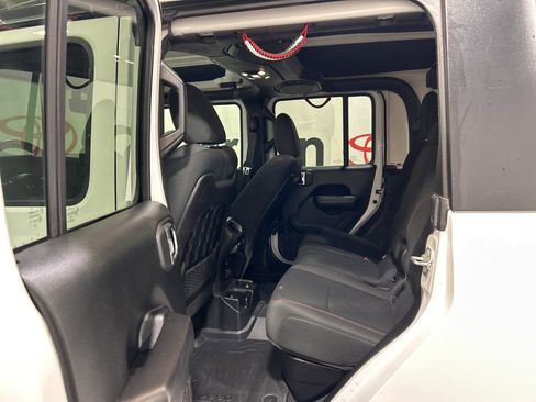 Used 2021 Jeep Gladiator Rubicon image 18