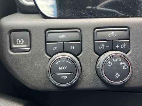 Used 2024 Chevrolet Silverado 1500 LT AWD/4WD image 22