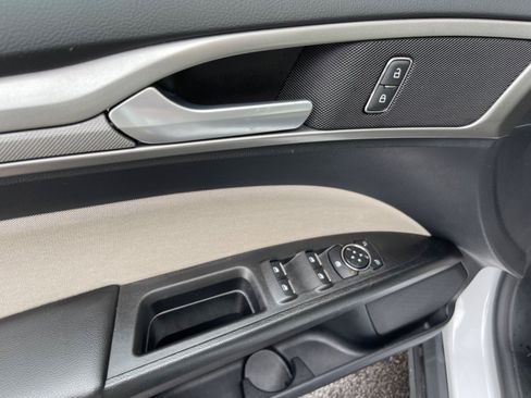 Used 2020 Ford Fusion S FWD image 12
