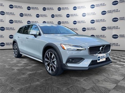 New 2026 Volvo V60 B5 Cross Country Ultra w/ Protection Package Premier image 7