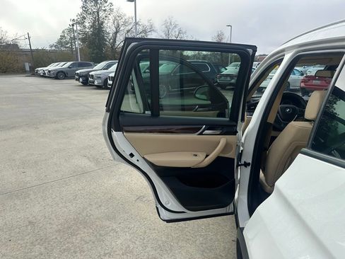 Used 2017 BMW X3 sDrive28i image 19