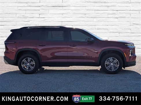 New 2025 Chevrolet Traverse LT w/ Enhanced Driving Package image 4