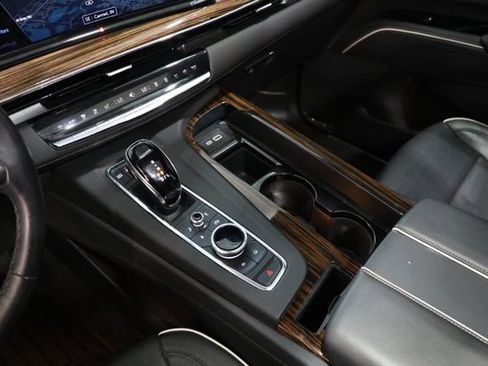 Used 2023 Cadillac Escalade Premium Luxury AWD/4WD image 30
