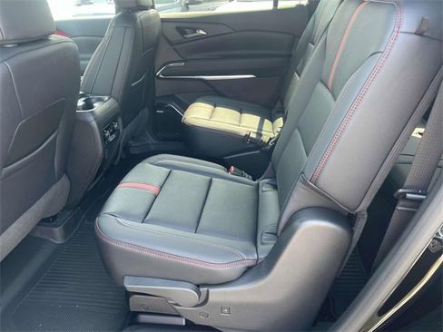 New 2026 Chevrolet Traverse RS w/ LPO, Floor Liner Package image 5