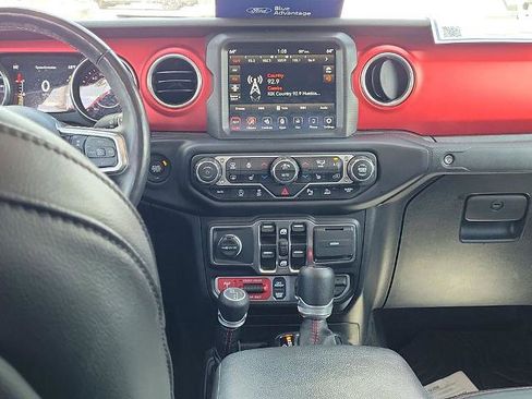 Used 2021 Jeep Gladiator Rubicon AWD/4WD image 18