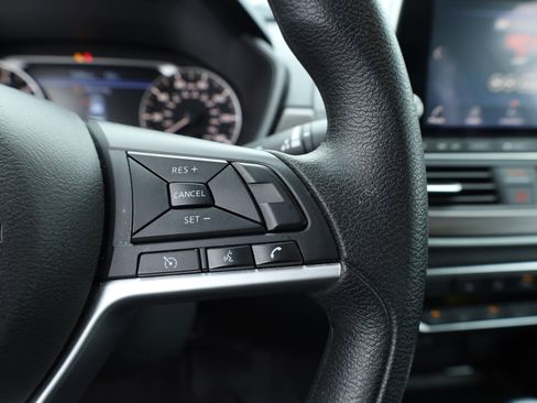 Used 2024 Nissan Altima 2.5 SV image 22