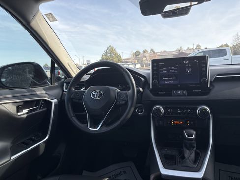 Used 2022 Toyota RAV4 Limited image 3