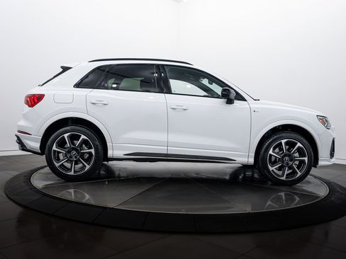 Certified 2025 Audi Q3 2.0T Premium Plus w/ Premium Plus Package image 3