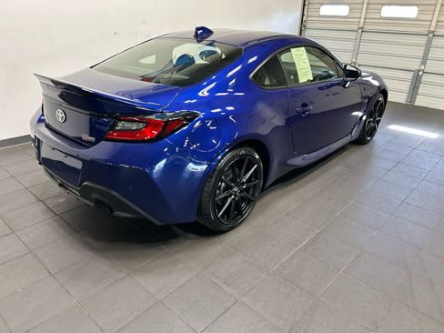 Used 2022 Toyota GR86 Premium w/ ALL Weather Mat Package (TMS) RWD image 3