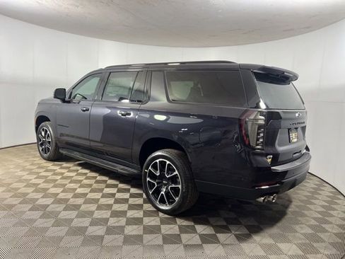 New 2026 Chevrolet Suburban RST w/ Comfort Package AWD/4WD image 4