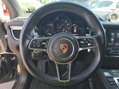 Used 2018 Porsche Macan AWD/4WD image 5