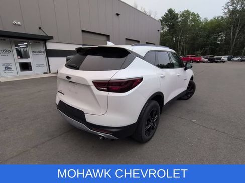 Used 2025 Chevrolet Blazer LT w/ Sound & Technology Package AWD/4WD image 4