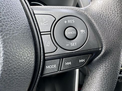 Used 2024 Toyota RAV4 XLE AWD/4WD image 18