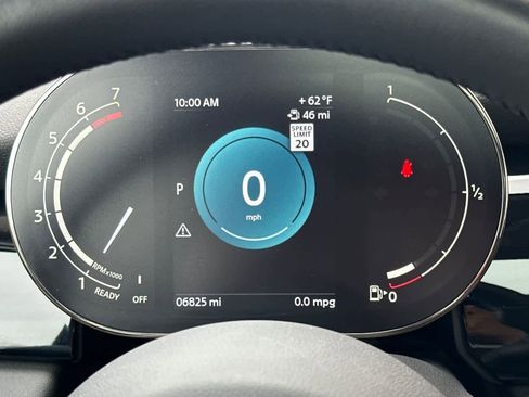 Used 2024 MINI Cooper 4-Door Hardtop image 28