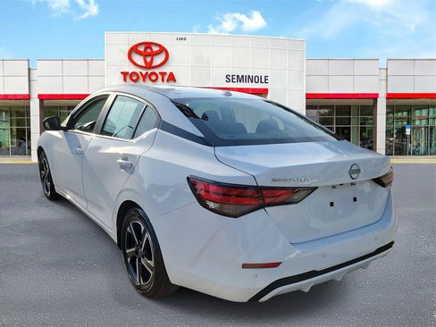 Used 2025 Nissan Sentra SV image 4