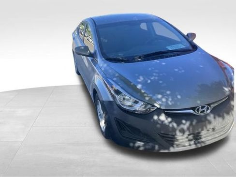 Used 2015 Hyundai Elantra SE FWD image 6