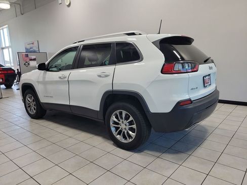 Used 2019 Jeep Cherokee Latitude Plus w/ Comfort/Convenience Group AWD/4WD image 5