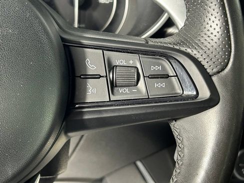 Used 2023 Alfa Romeo Stelvio Veloce AWD/4WD image 29