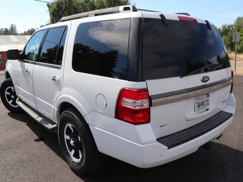 Used 2015 Ford Expedition XLT AWD/4WD image 6