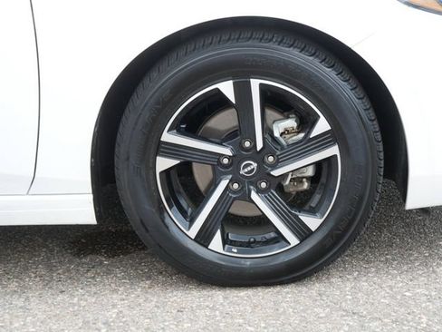Used 2024 Nissan Sentra SV FWD image 9