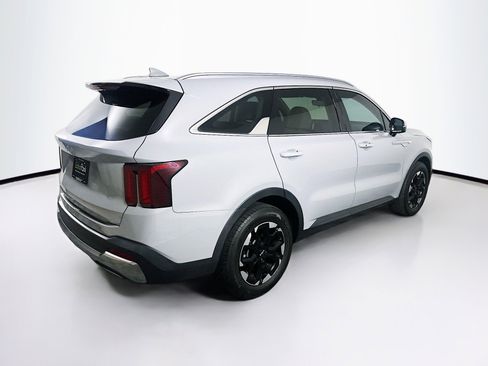 Used 2024 Kia Sorento S w/ Panoramic Sunroof Package image 9
