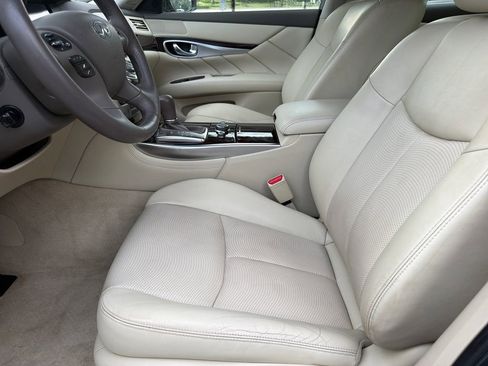 Used 2015 INFINITI Q70 3.7 RWD image 19