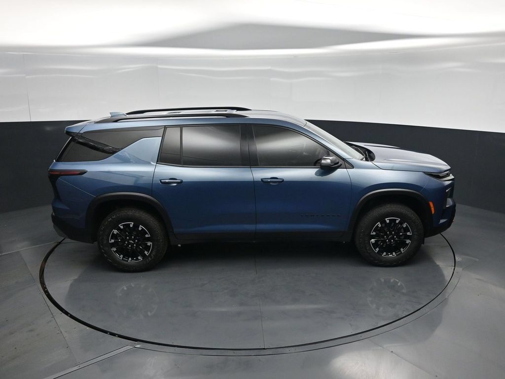 Used 2025 Chevrolet Traverse Z71 w/ Driver Confidence Package AWD/4WD image 32