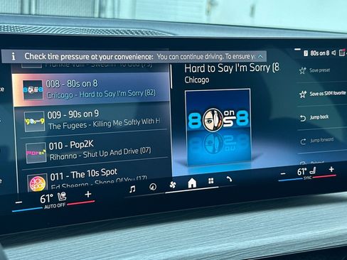 Used 2025 BMW 330i Sedan w/ Premium Package RWD image 23