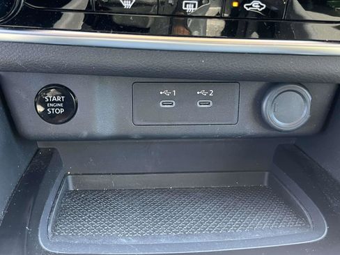 Used 2025 Nissan Rogue S FWD image 15