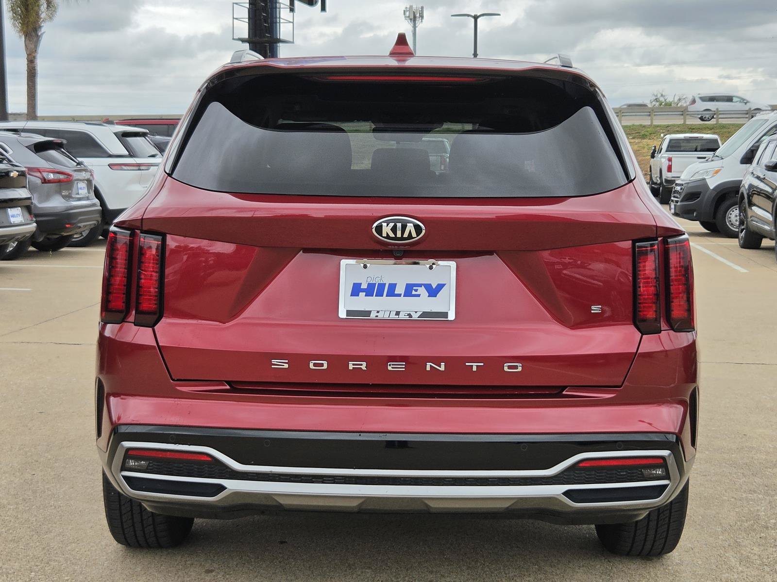Used 2021 Kia Sorento S w/ Panoramic Sunroof Package FWD image 2