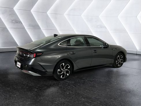Used 2025 Hyundai Sonata SEL image 4