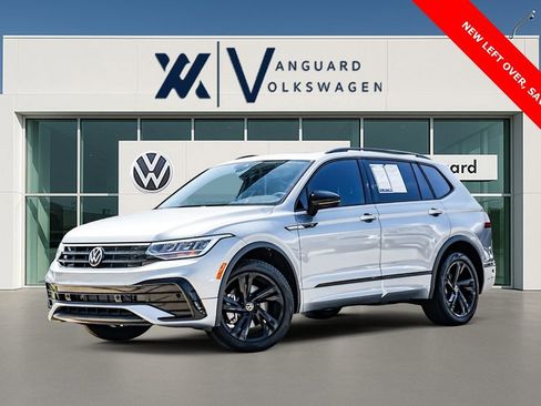 Used 2024 Volkswagen Tiguan SE R-Line image 1