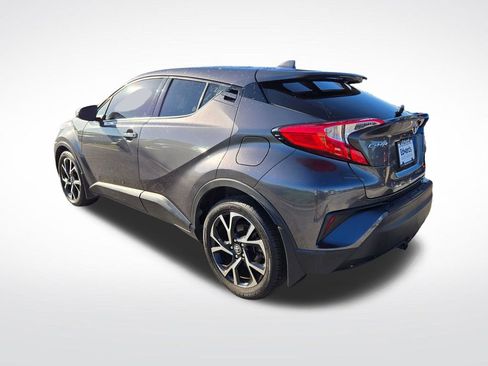 Used 2019 Toyota C-HR Limited FWD image 4