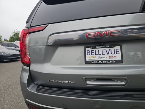 Used 2024 GMC Yukon XL AT4 w/ Technology Package AWD/4WD image 18