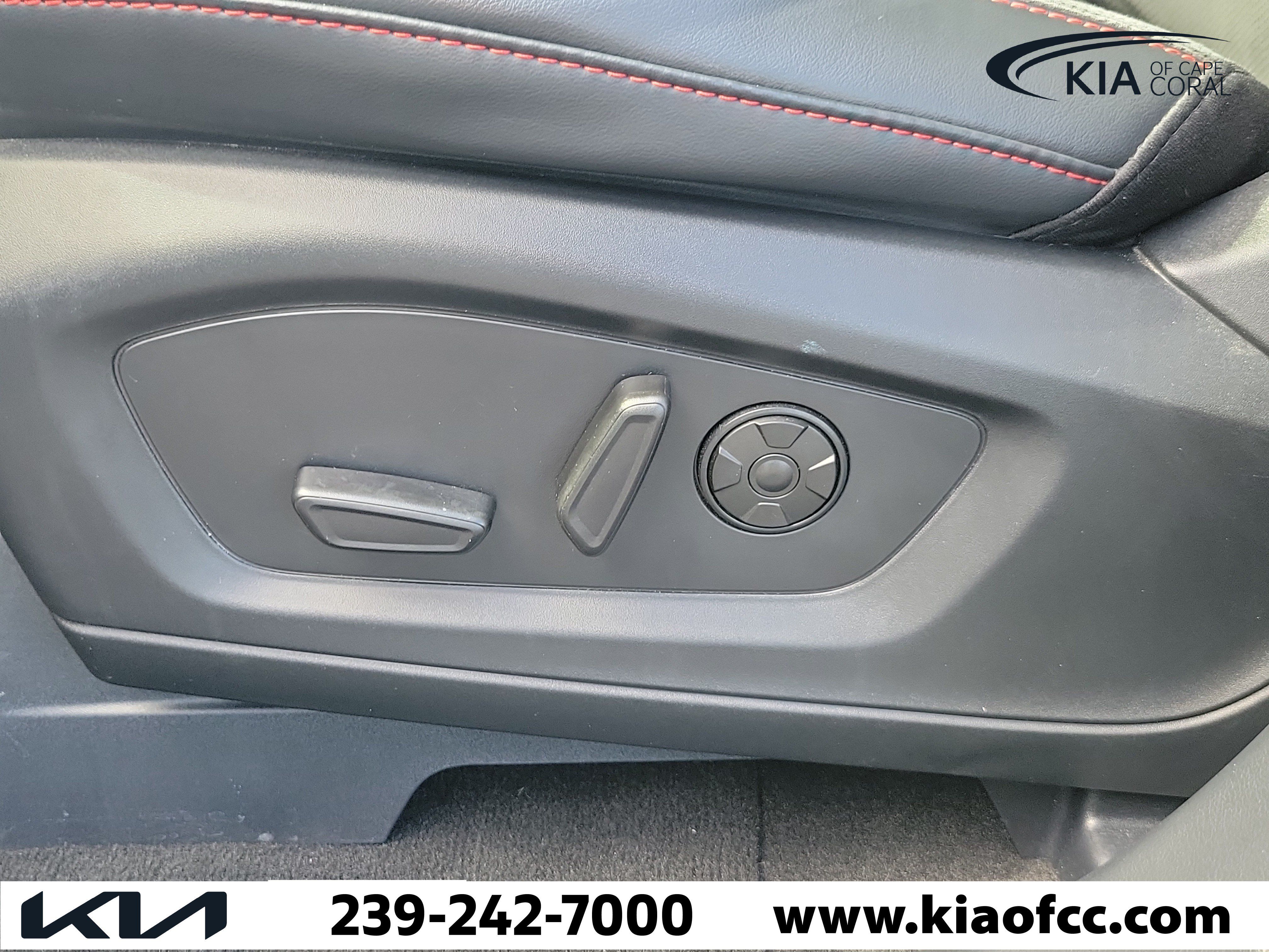 Used 2025 Ford Explorer ST w/ Sun And Sound Package RWD image 24