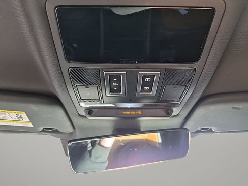 Used 2024 Land Rover Defender 130 X image 42