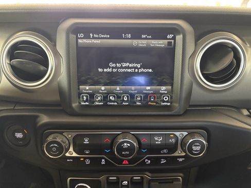 Used 2021 Jeep Wrangler Unlimited Sahara image 20