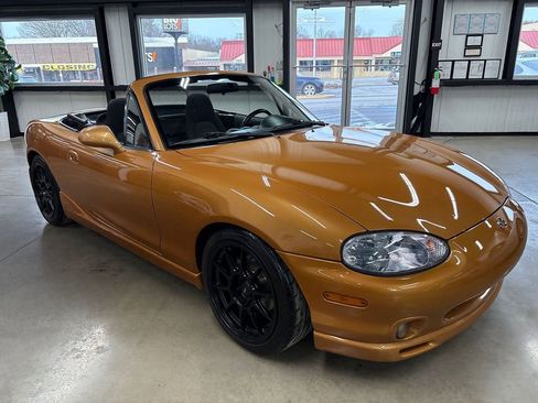 Used 2000 MAZDA MX-5 Miata image 19
