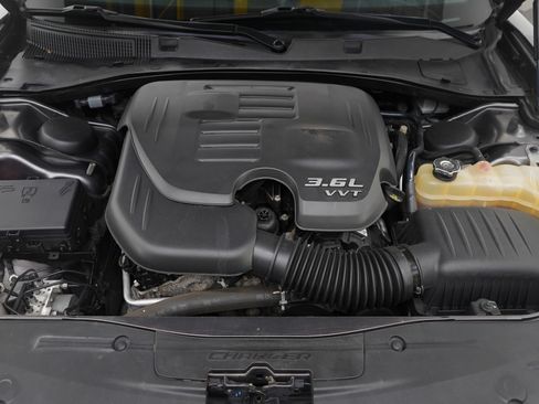 Used 2016 Dodge Charger SXT w/ AWD Plus Group image 29