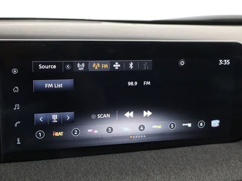 Used 2025 Nissan Kicks SV FWD image 11