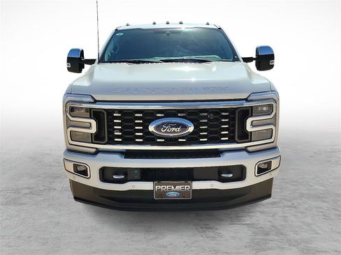Used 2024 Ford F350 Limited w/ FX4 Off-Road Package image 3