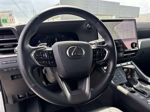 Used 2025 Lexus GX 550 w/ Cold Area Package AWD/4WD image 22