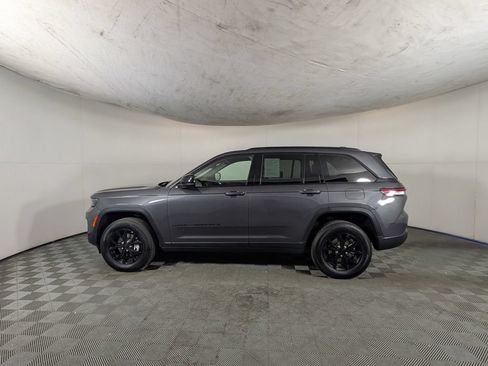 Certified 2025 Jeep Grand Cherokee Altitude AWD/4WD image 3