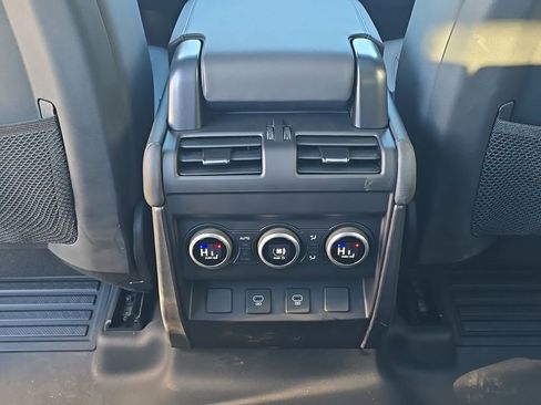 New 2025 Land Rover Defender 130 X-Dynamic SE AWD/4WD image 23